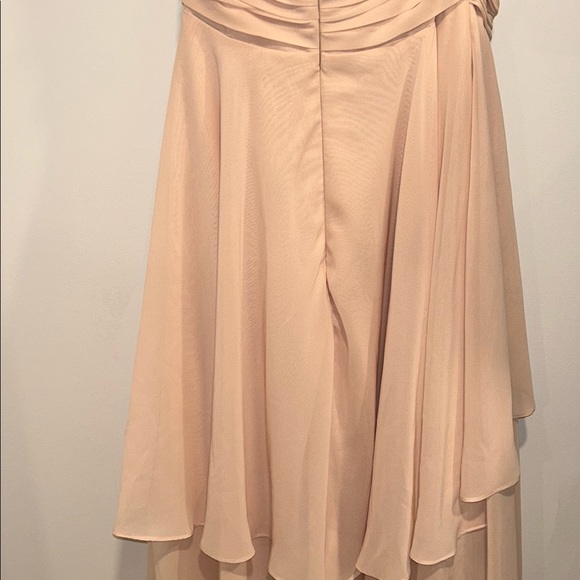 Bridesmaid dress, built in bra. Fitted bodess, flowy, tiered bottom - Picture 2 of 5